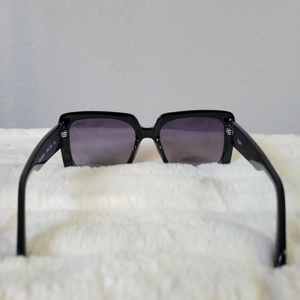 QUAY // ltd ed paris hilton collab oversized premium injection square sunglasses